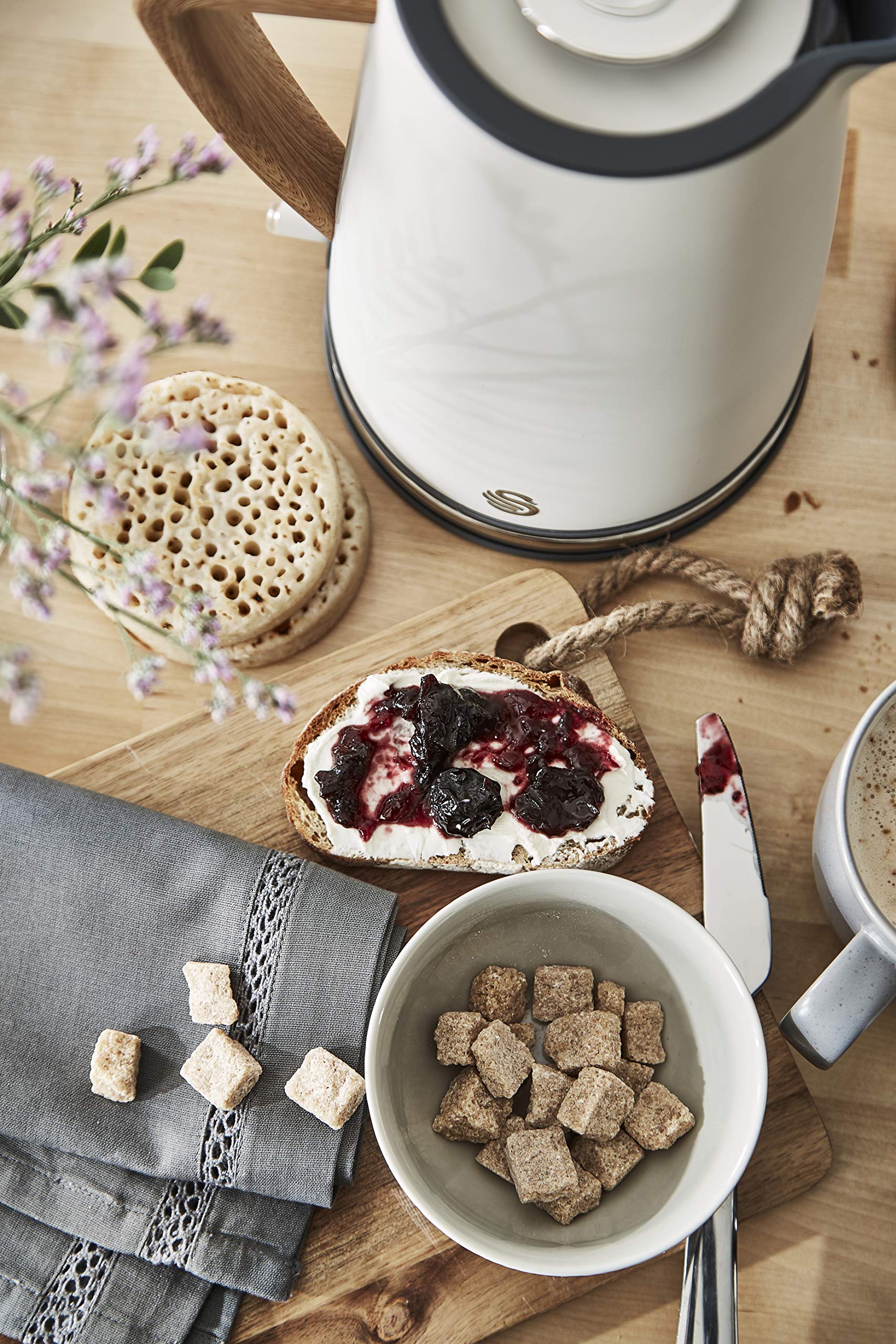Swan Nordic Cordless Kettle White 1.7L سوان غلاية كهربائية لاسلكية من نورديك - ابيض 1.7 لتر Swan Nordic Cordless Kettle White 1.7L سوان غلاية كهربائية لاسلكية من نورديك - ابيض 1.7 لتر